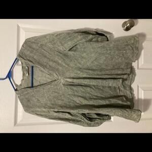 Meo Meli 100% Linen V-Neck Roll-Tab Sleeve Top Green Women